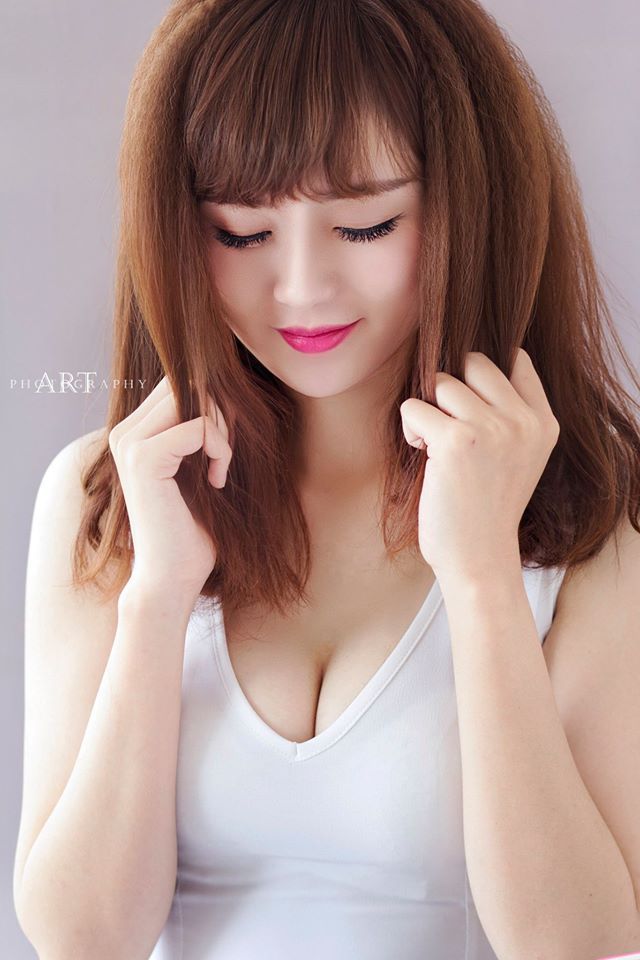 欧洲片女子奶大有奶水